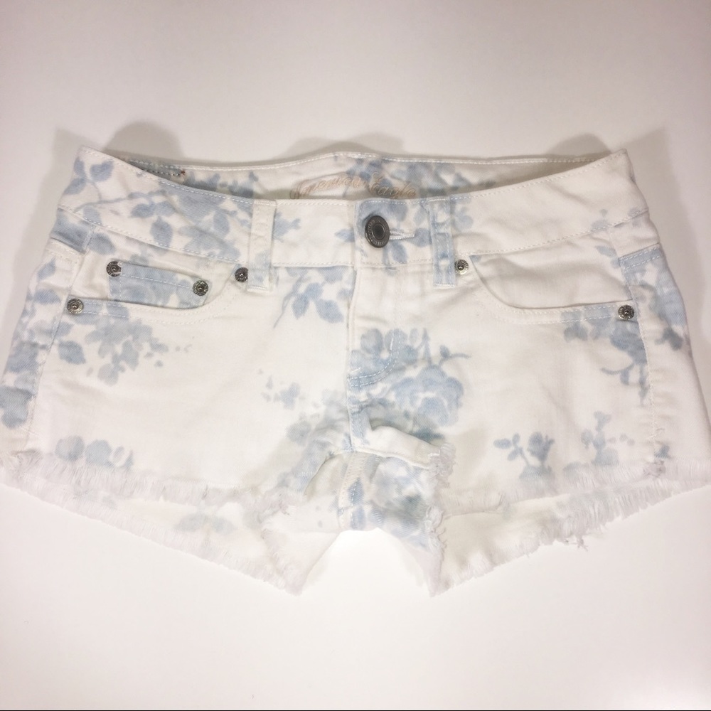 [American Eagle] White with Blue Floral Print 0